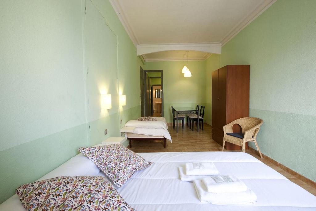 Hostal Agua Alegre Barcelona Room photo