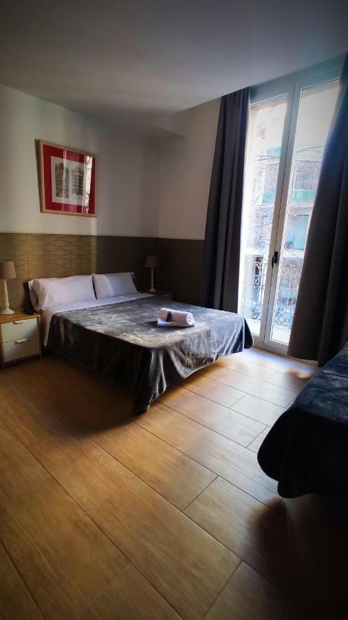 Hostal Agua Alegre Barcelona Exterior photo