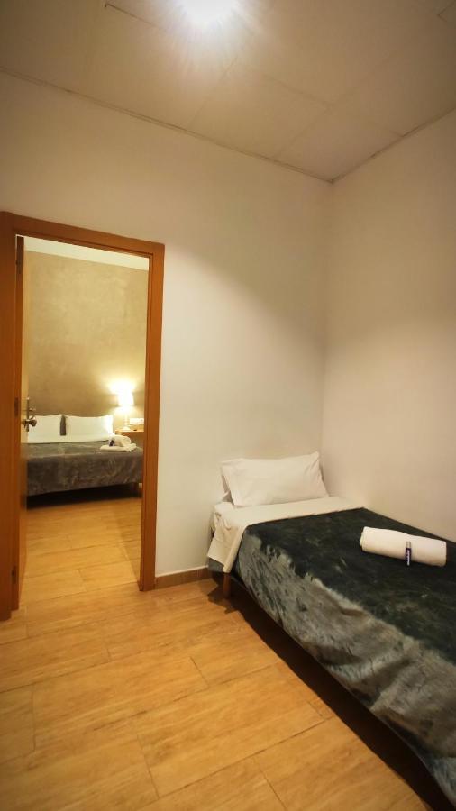 Hostal Agua Alegre Barcelona Exterior photo