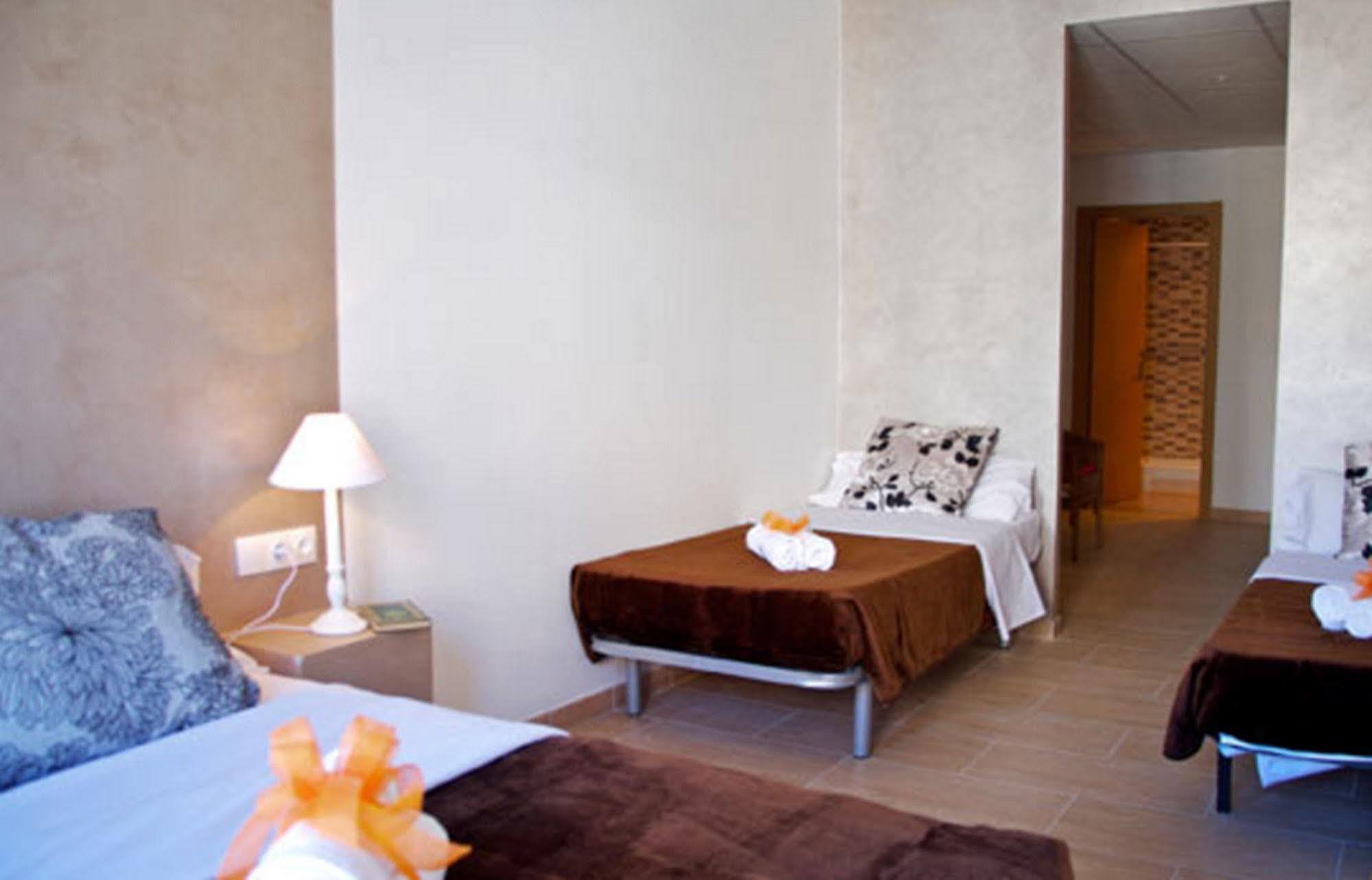 Hostal Agua Alegre Barcelona Exterior photo